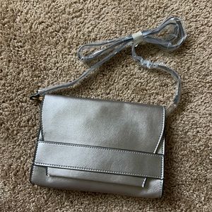 NWT Summer & Rose Metallic Crossbody Purse